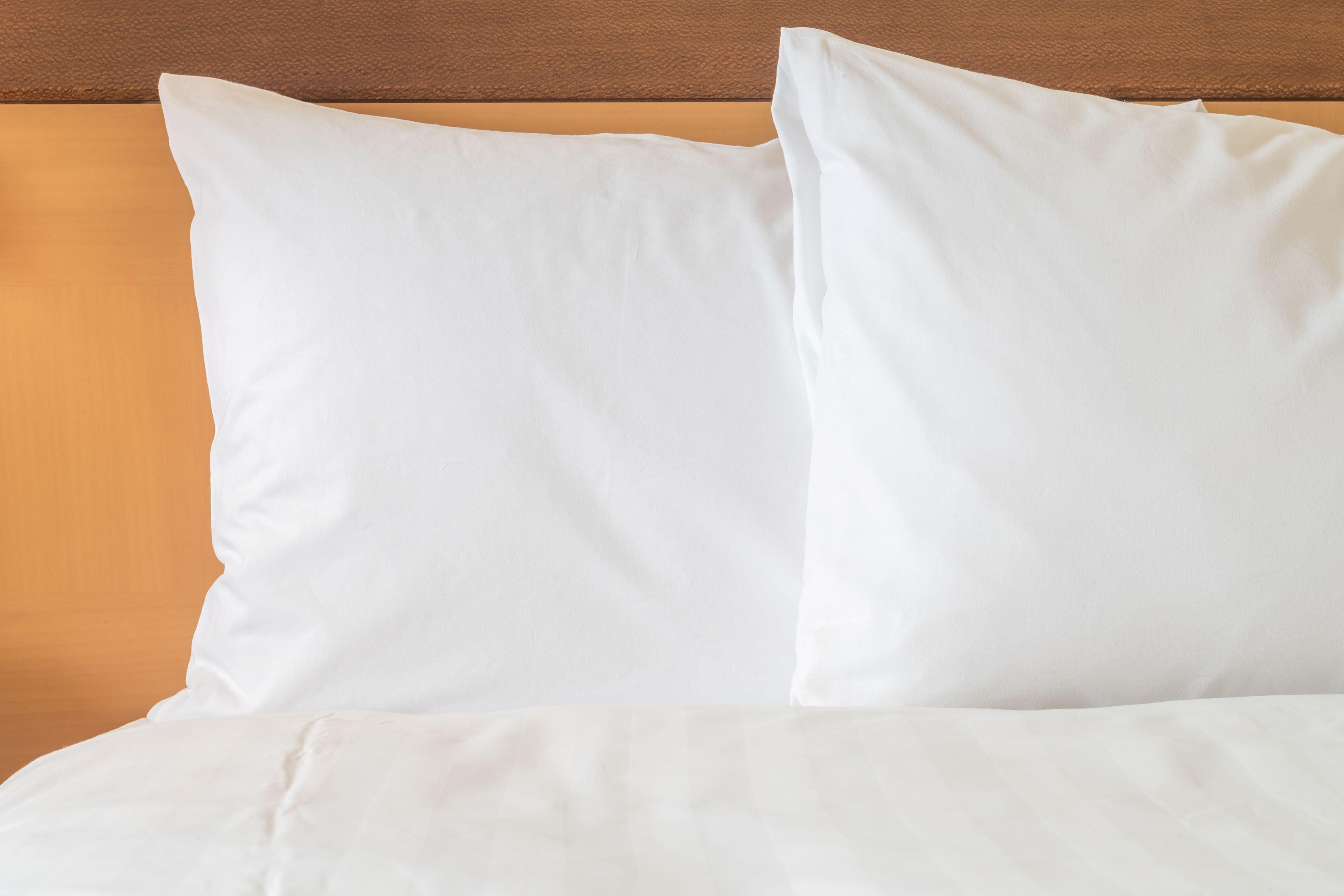 Crowne Plaza - Borjomi By Ihg Hotel Exterior foto Two pillows on a bed
