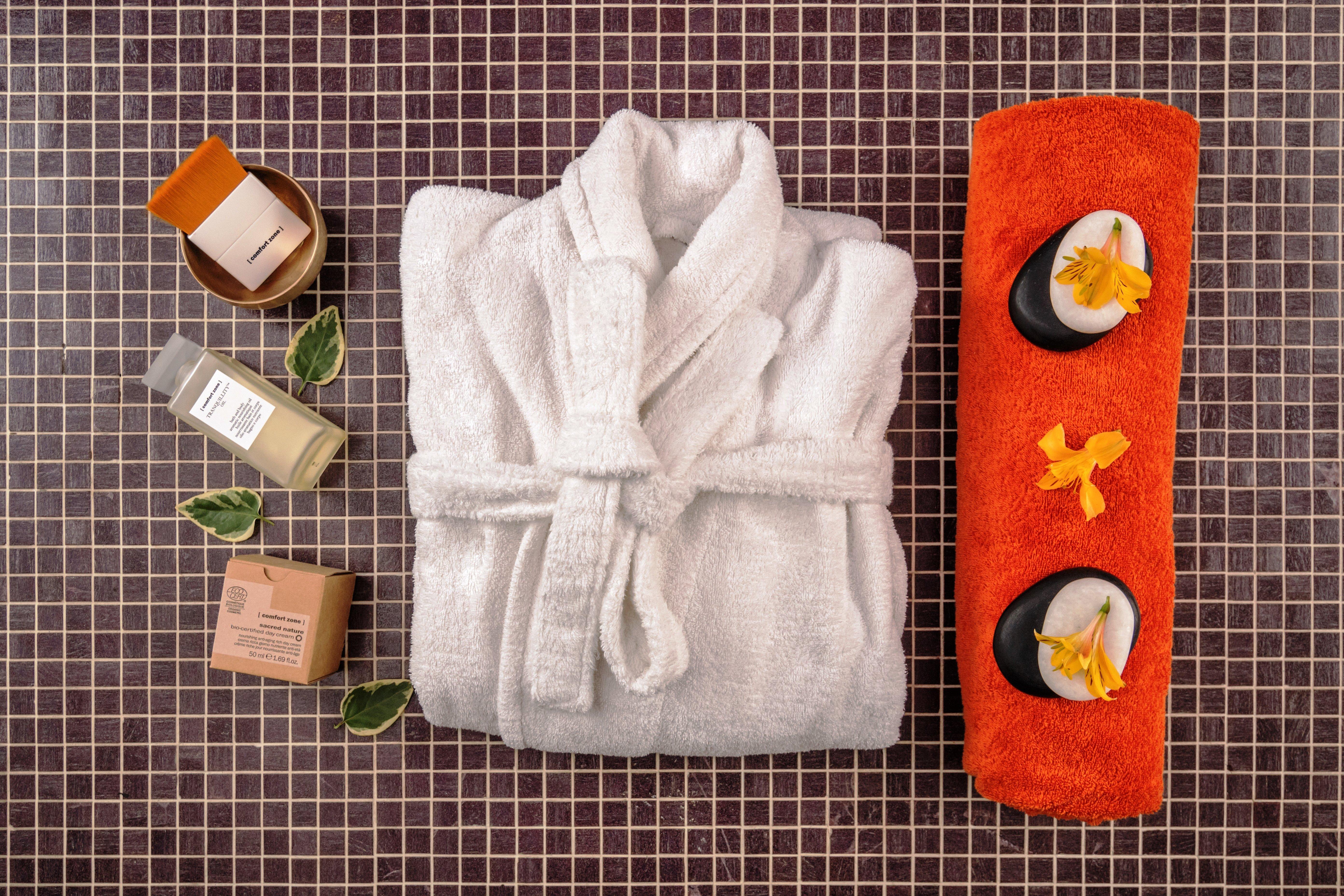 Crowne Plaza - Borjomi By Ihg Hotel Exterior foto A bathrobe