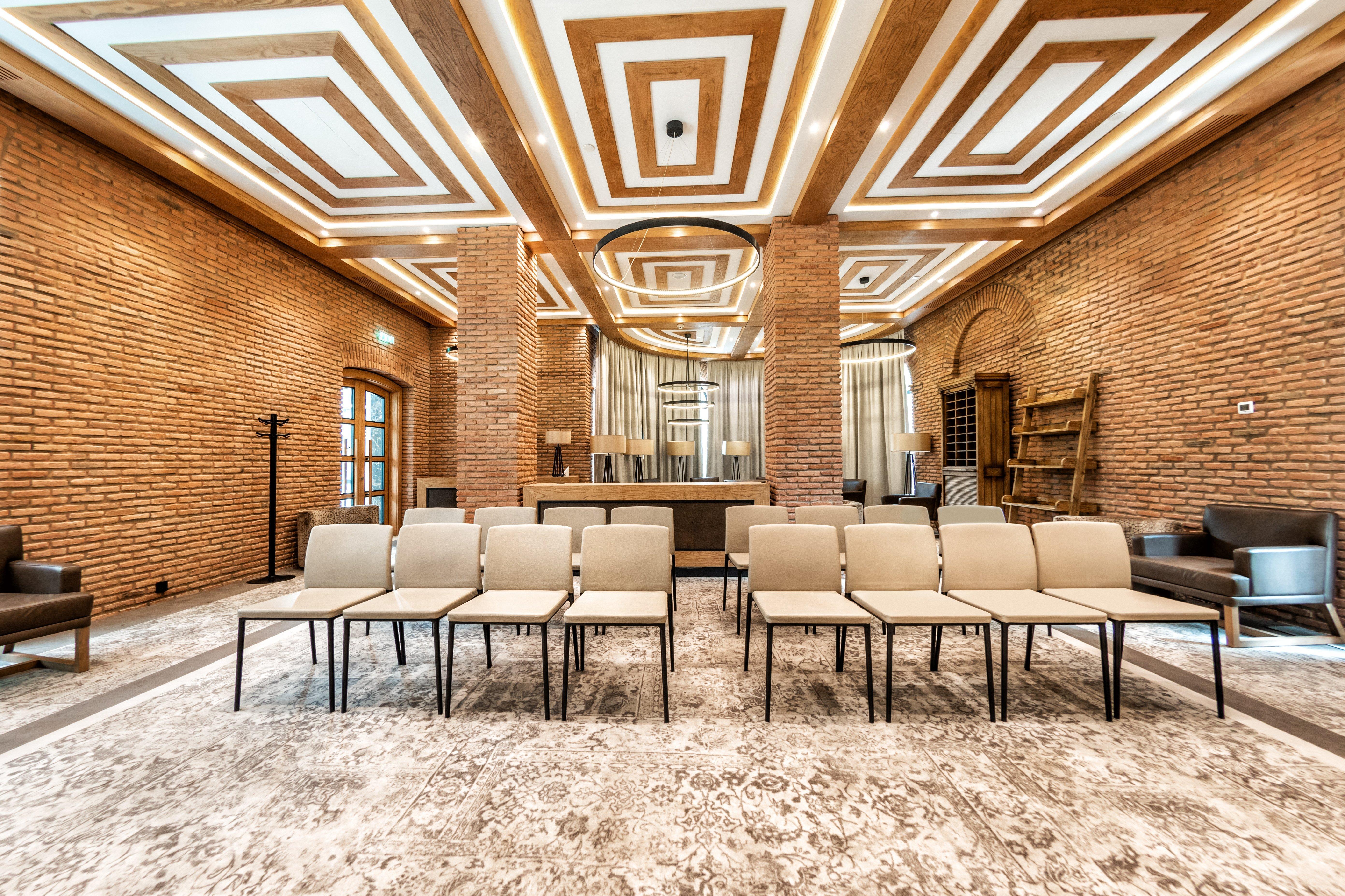 Crowne Plaza - Borjomi By Ihg Hotel Exterior foto The interior of the new synagogue