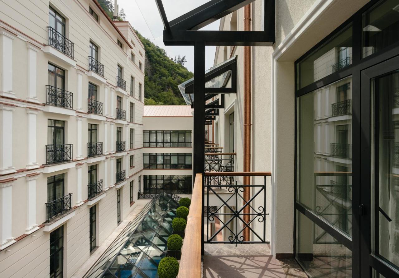 Crowne Plaza - Borjomi By Ihg Hotel Exterior foto The hotel's interior